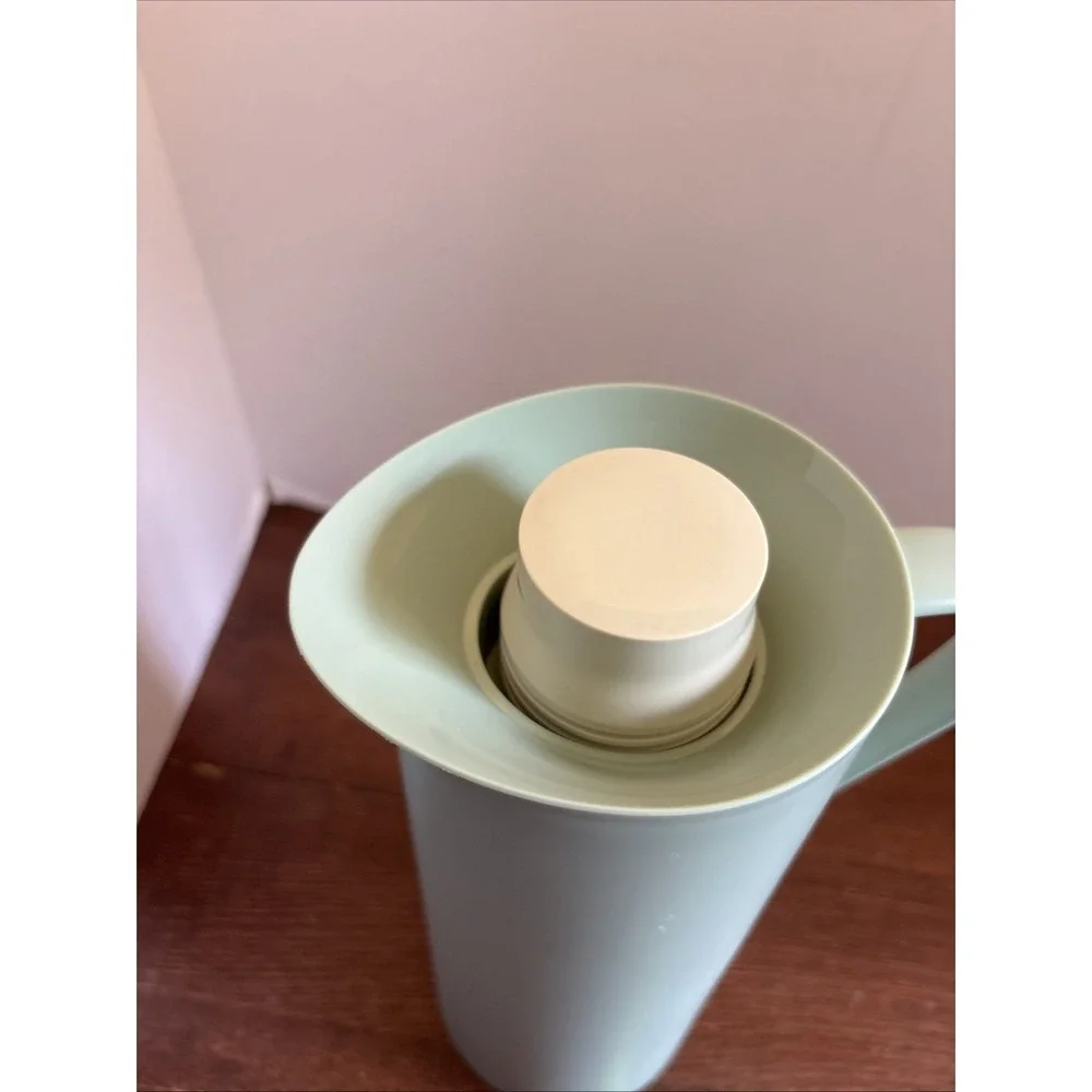 IKEA Behovd Thermal Pitcher Carafe Vacuum Glass Lined Green Insulated Hot Cold